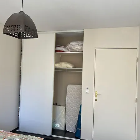 2 Avec Terrasse Apartament