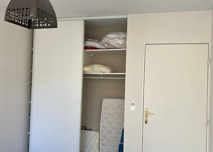 2 Avec Terrasse Lägenhet